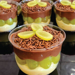 Bolo de Pote de Chocolate com Uva
